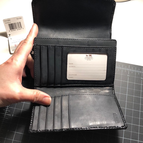 New coach wallet - Picture 2 of 7